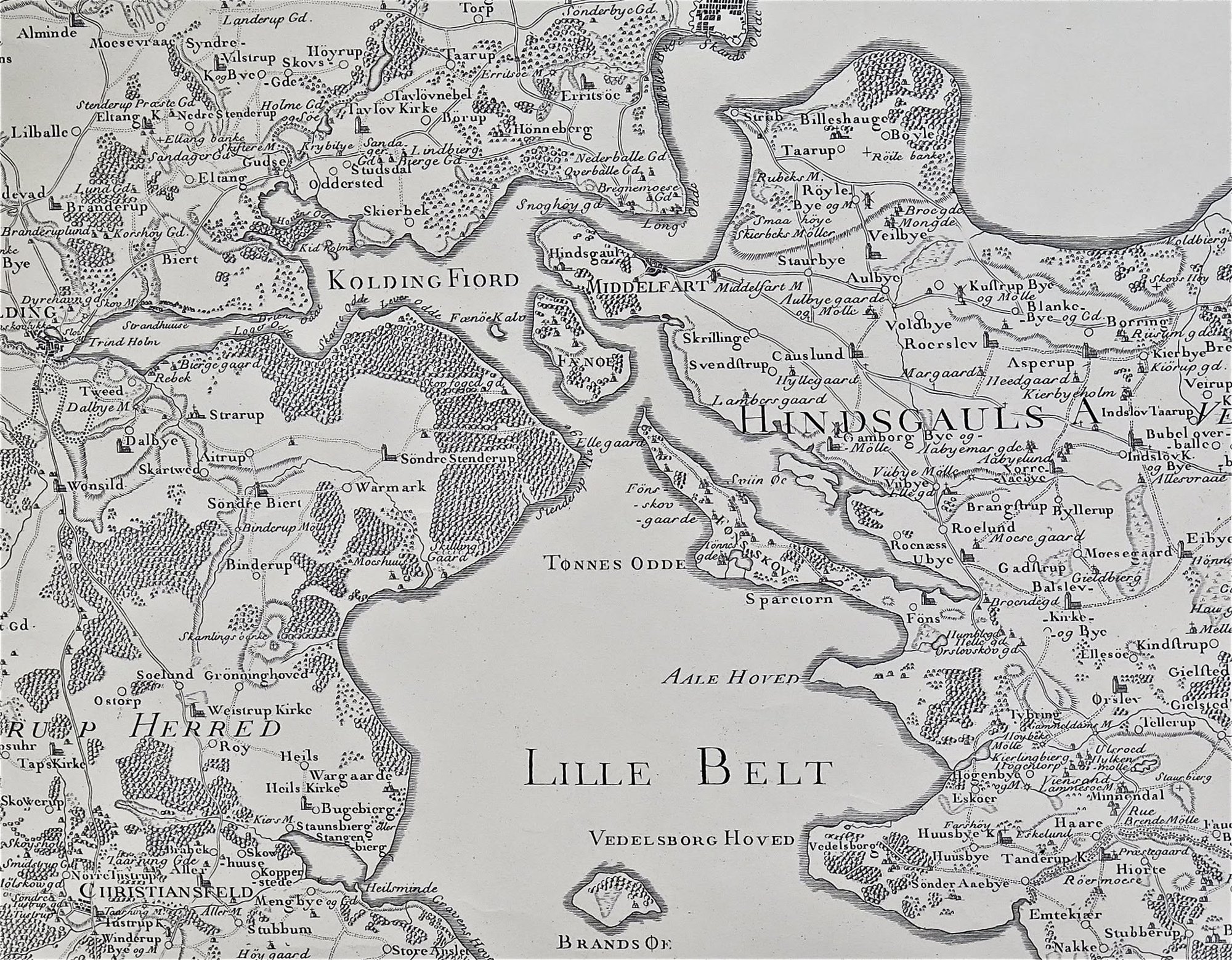 Kortudsnit over Brandsø fra 1785 med en enkelt gård indtegnet.