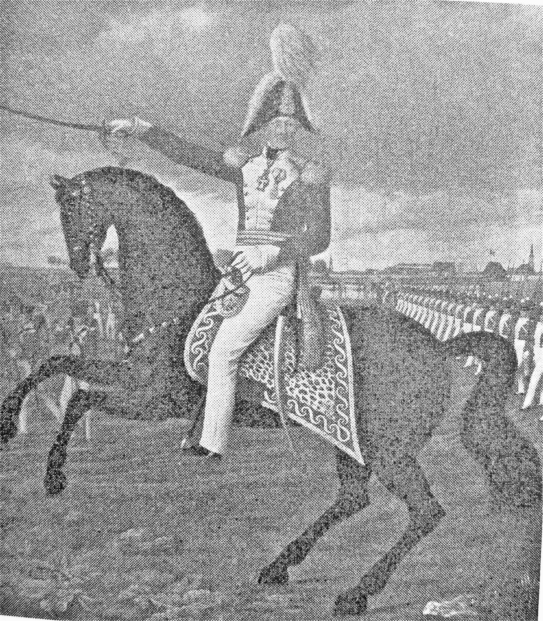 Portræt af general Christian Ulrik Sundt til hest under en parade.