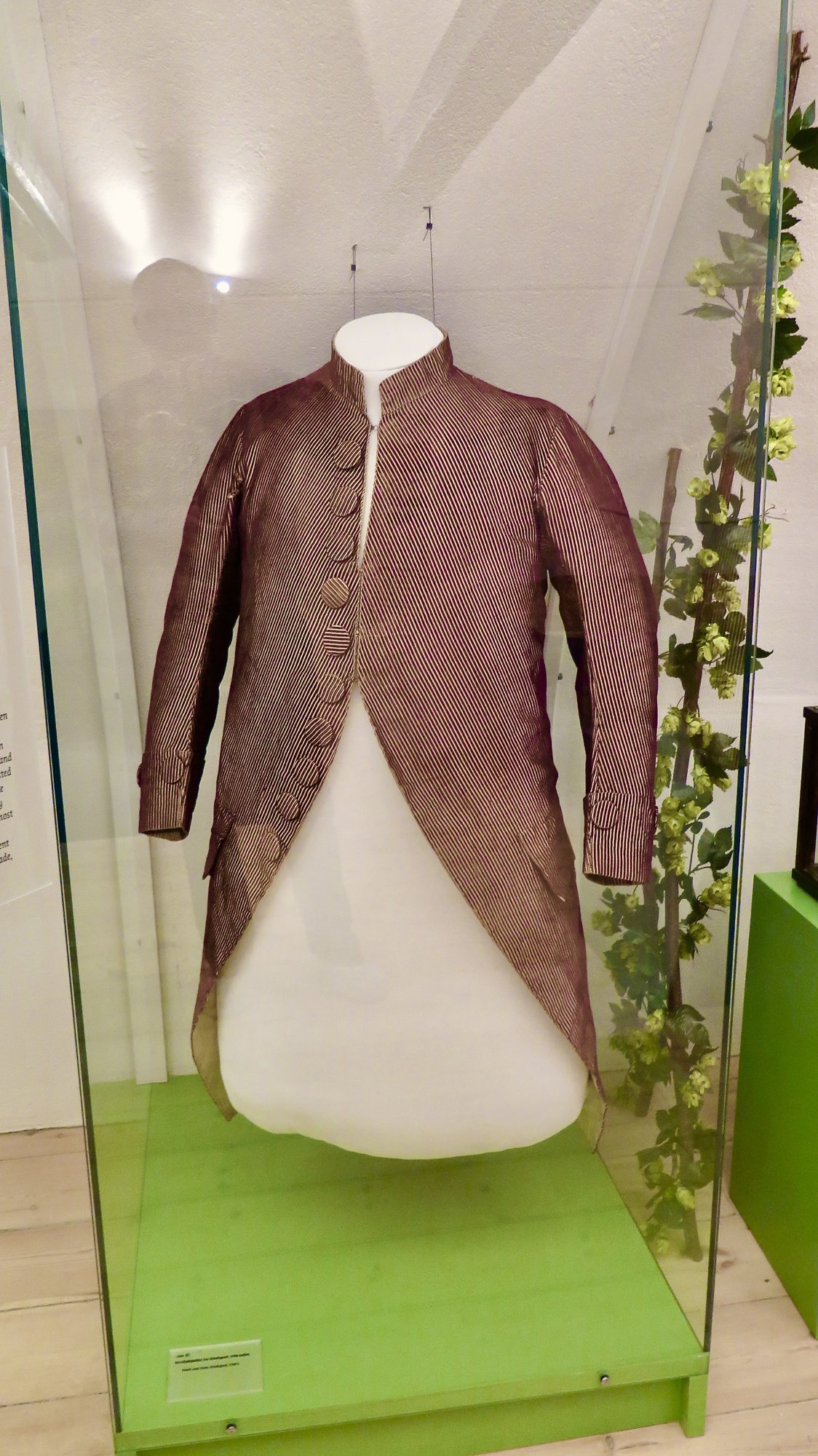 Silhuetklip af Christian Holger Adeler og Karen Basse Adeler fra 1794.